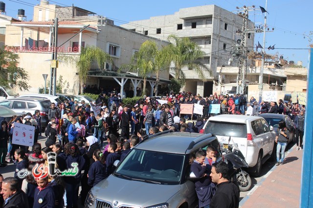 فيديو: رئيس البلدية في المسيرة التضامنية مع الاستاذ طارق ورسالة الى الشرطة  تحصيلكم وانجازاتكم في السنوات الاخيرة صفر   